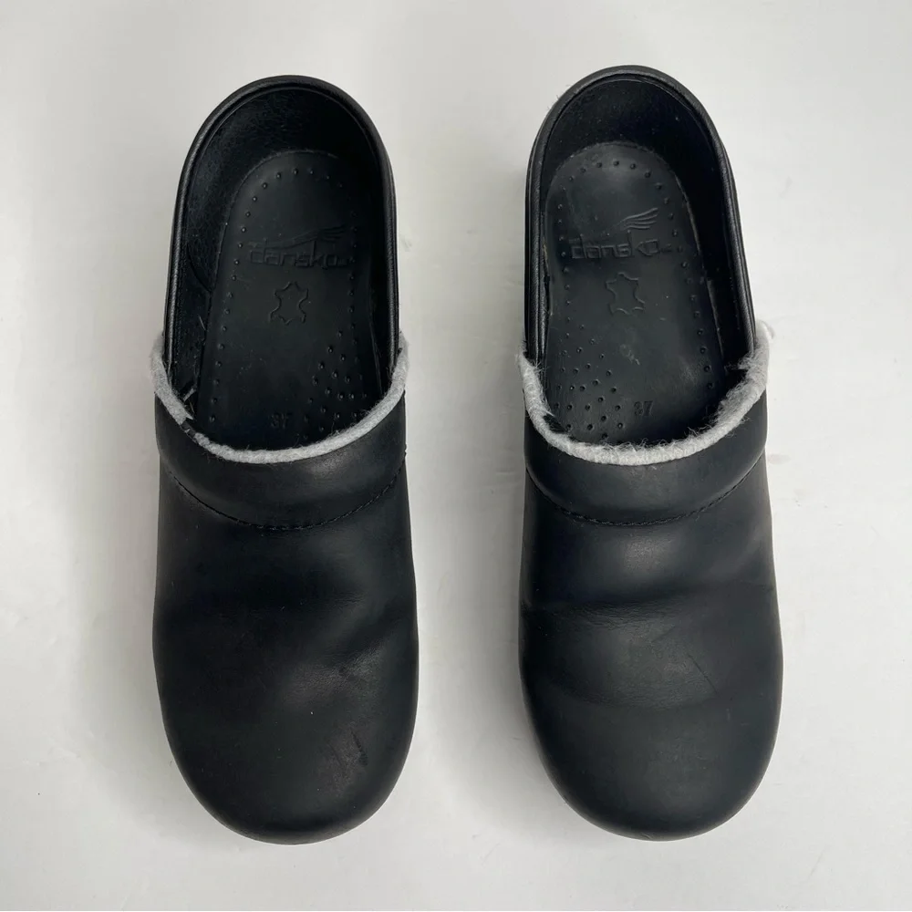 DANSKO Black Professional Nursing Sherpa Trim Slip On Clog Black Size 37